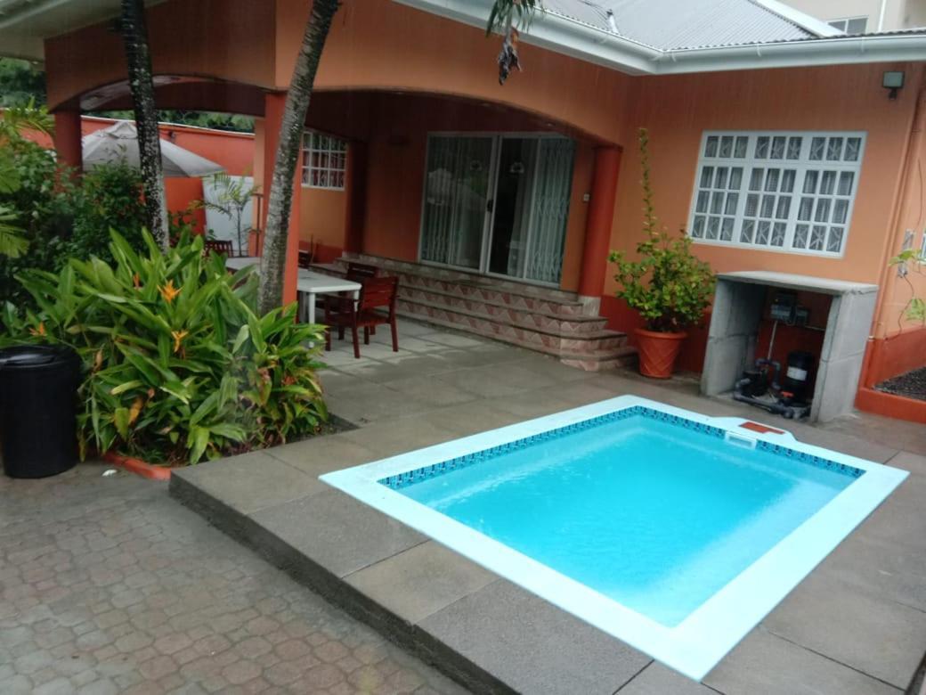 Beau Vallon Villa Self Catering With Pool 외부 사진